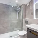 2 Bedroom Penthouse - Large Balcony - Minster View Apartment York